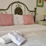 6 Keys Bed & Breakfast 3*