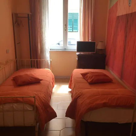 6 Keys Bed & Breakfast