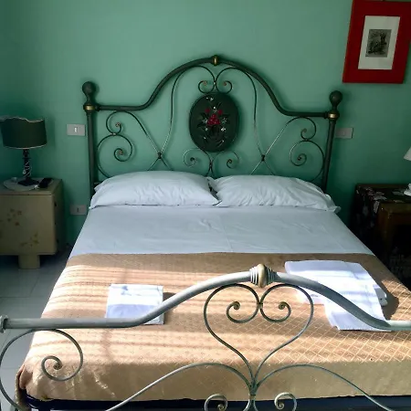 Bed & Breakfast 6 Keys 3*