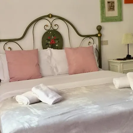 6 Keys Bed & Breakfast Pisa