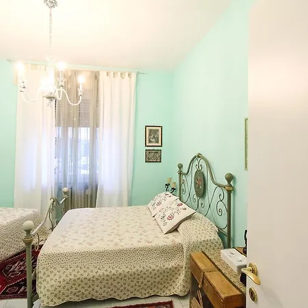6 Keys Bed & Breakfast 2*