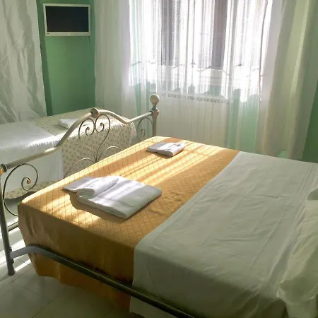 6 Keys Bed & Breakfast Pisa