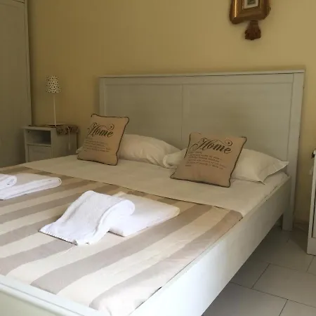 Bed and breakfast 6 Keys 3*