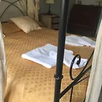 6 Keys Bed & Breakfast