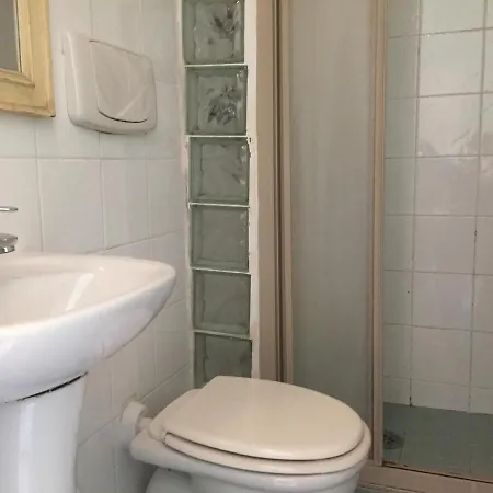 ベッド・アンド・ブレックファスト 6 Keys